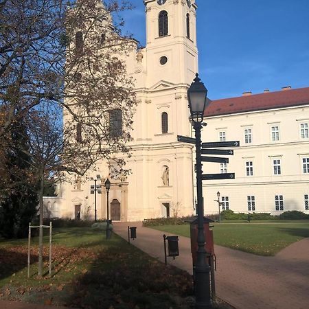 Pongracz Apartman Zirc Exterior photo